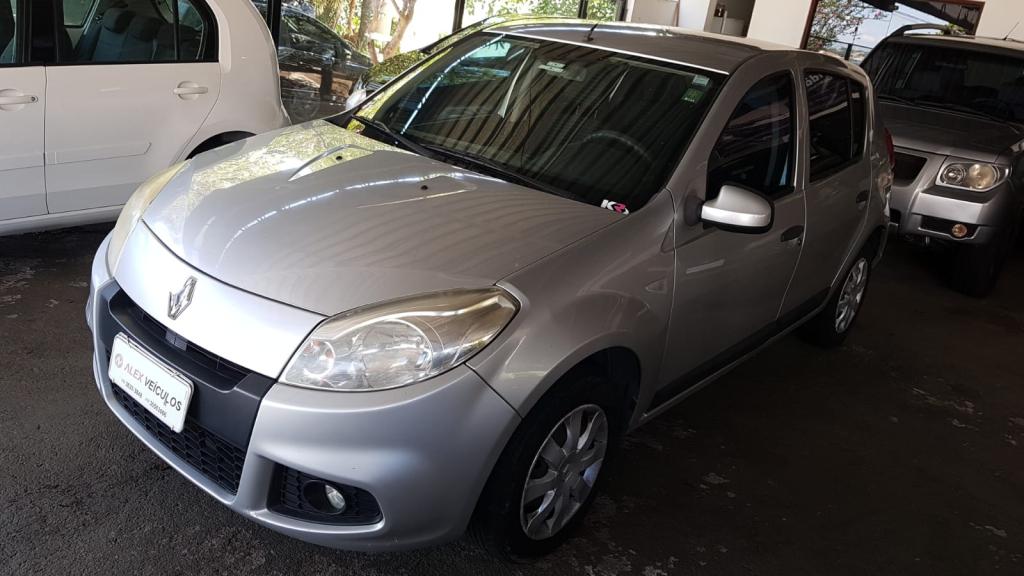 RENAULT Sandero - Foto