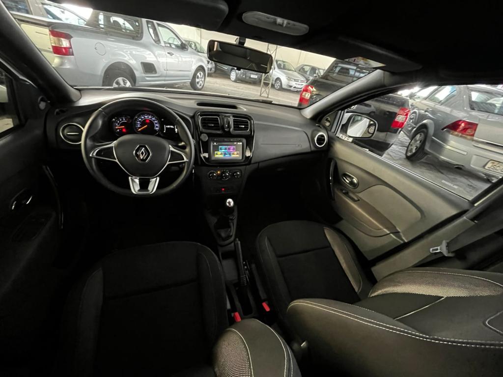 RENAULT Sandero - Foto