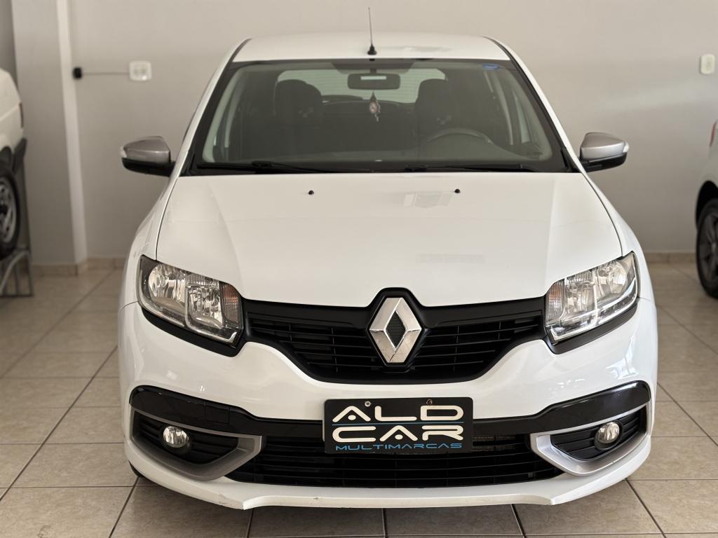 RENAULT Sandero - Foto