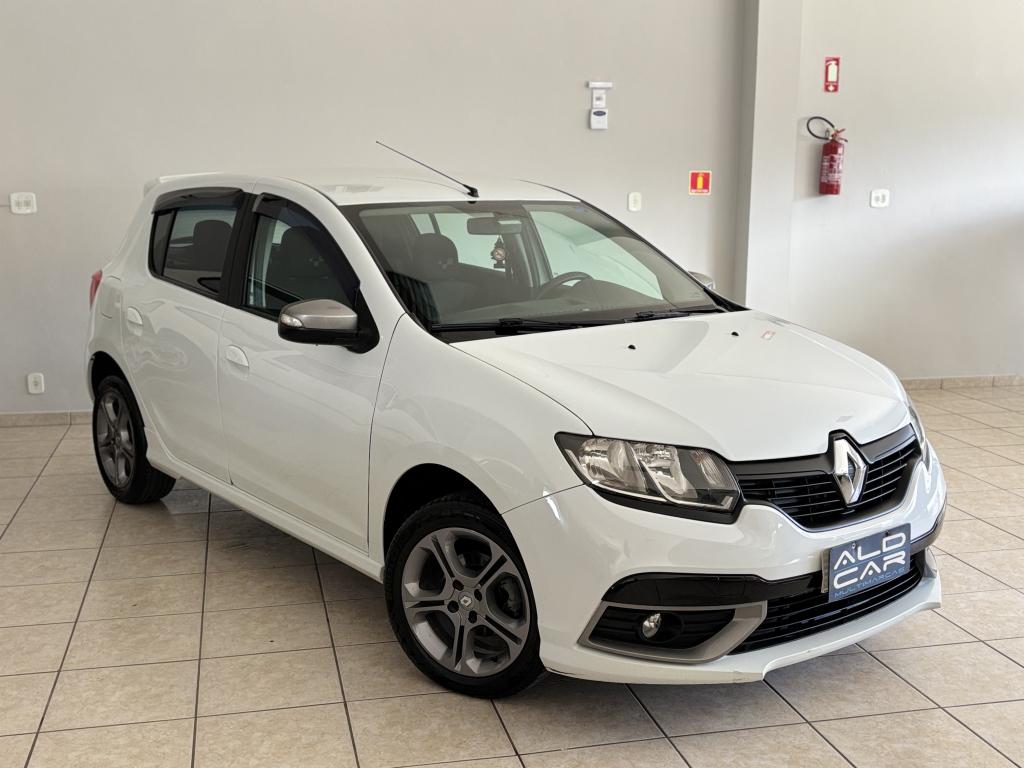 RENAULT Sandero - Foto