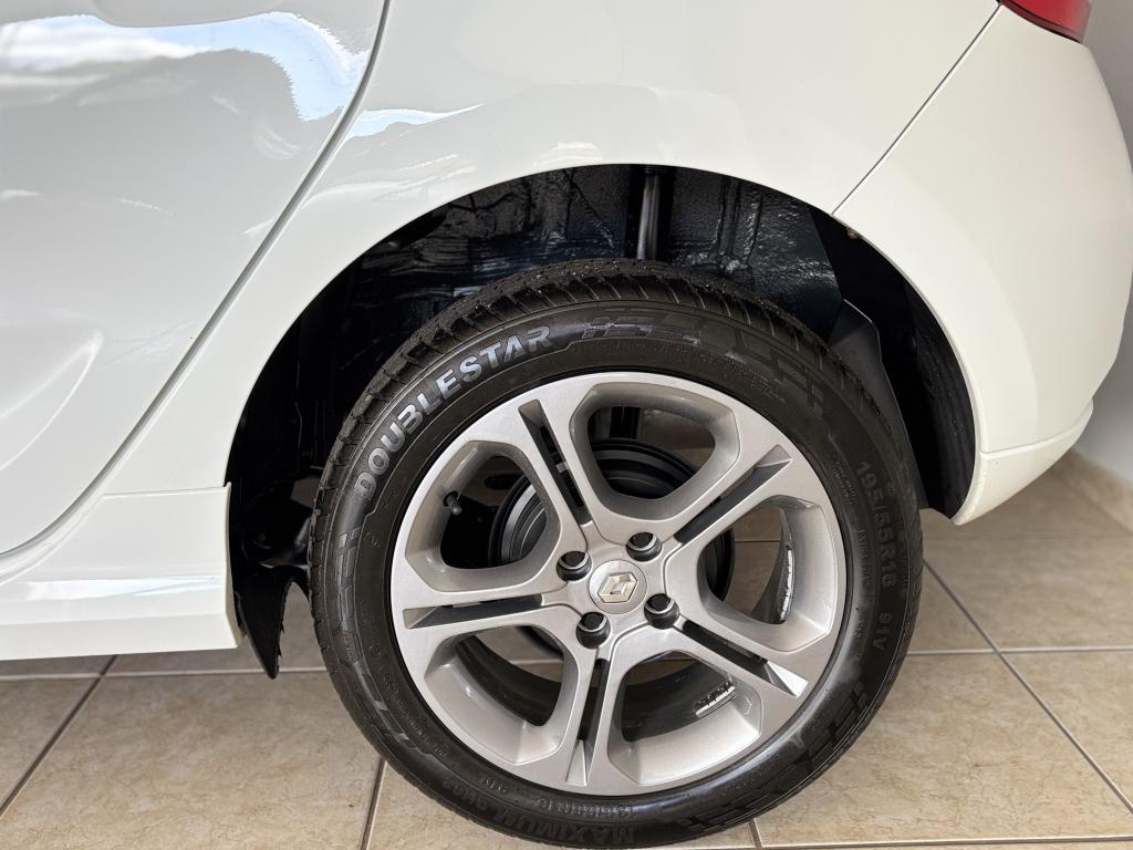 RENAULT Sandero - Foto