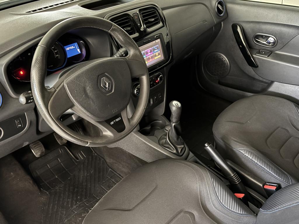 RENAULT Sandero - Foto