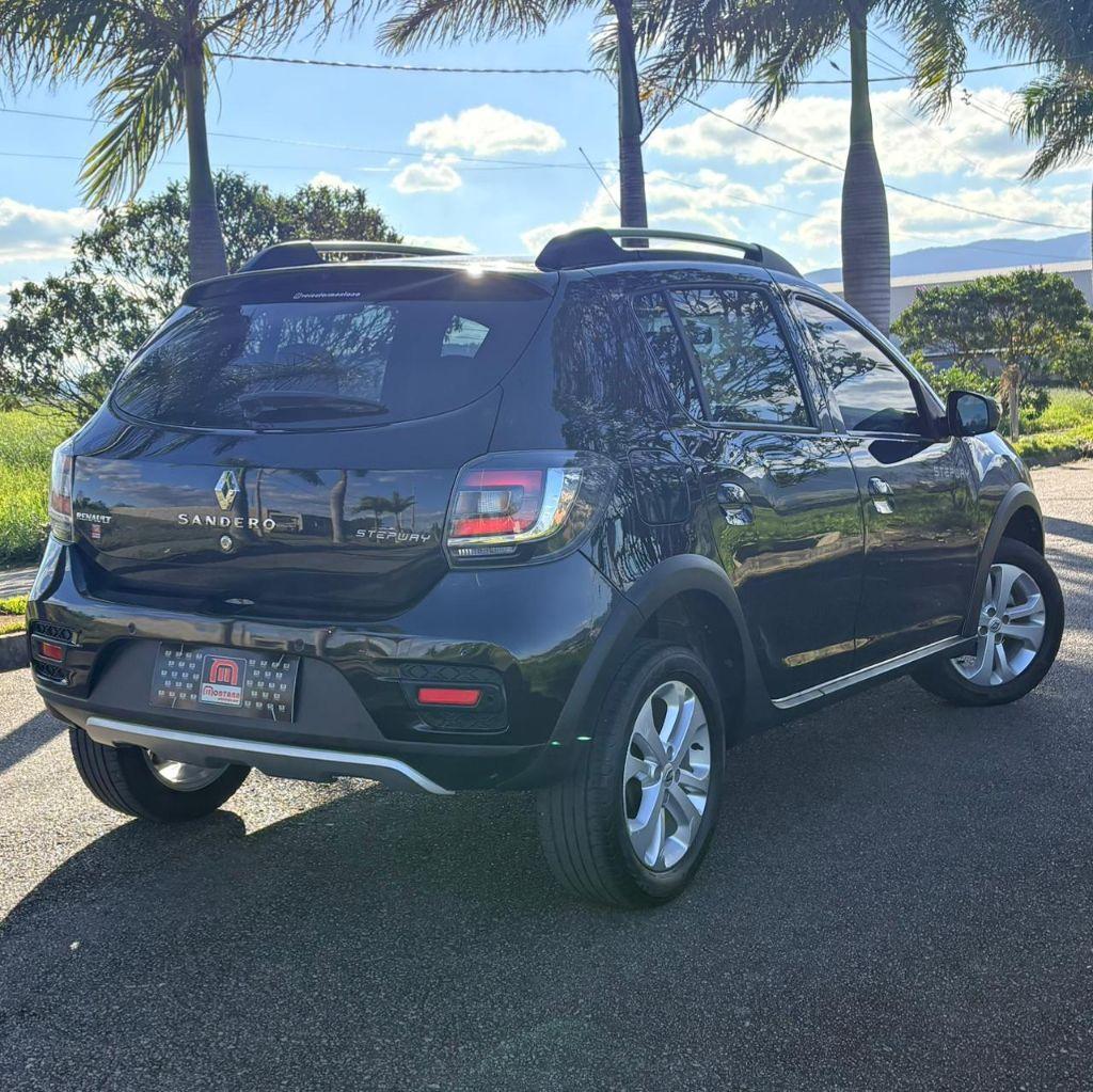 RENAULT Sandero - Foto