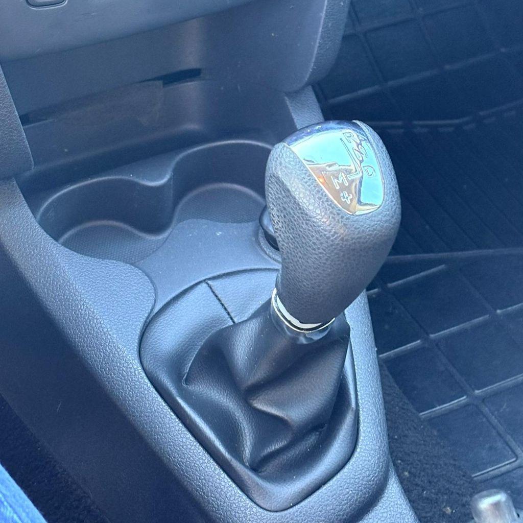 RENAULT Sandero - Foto