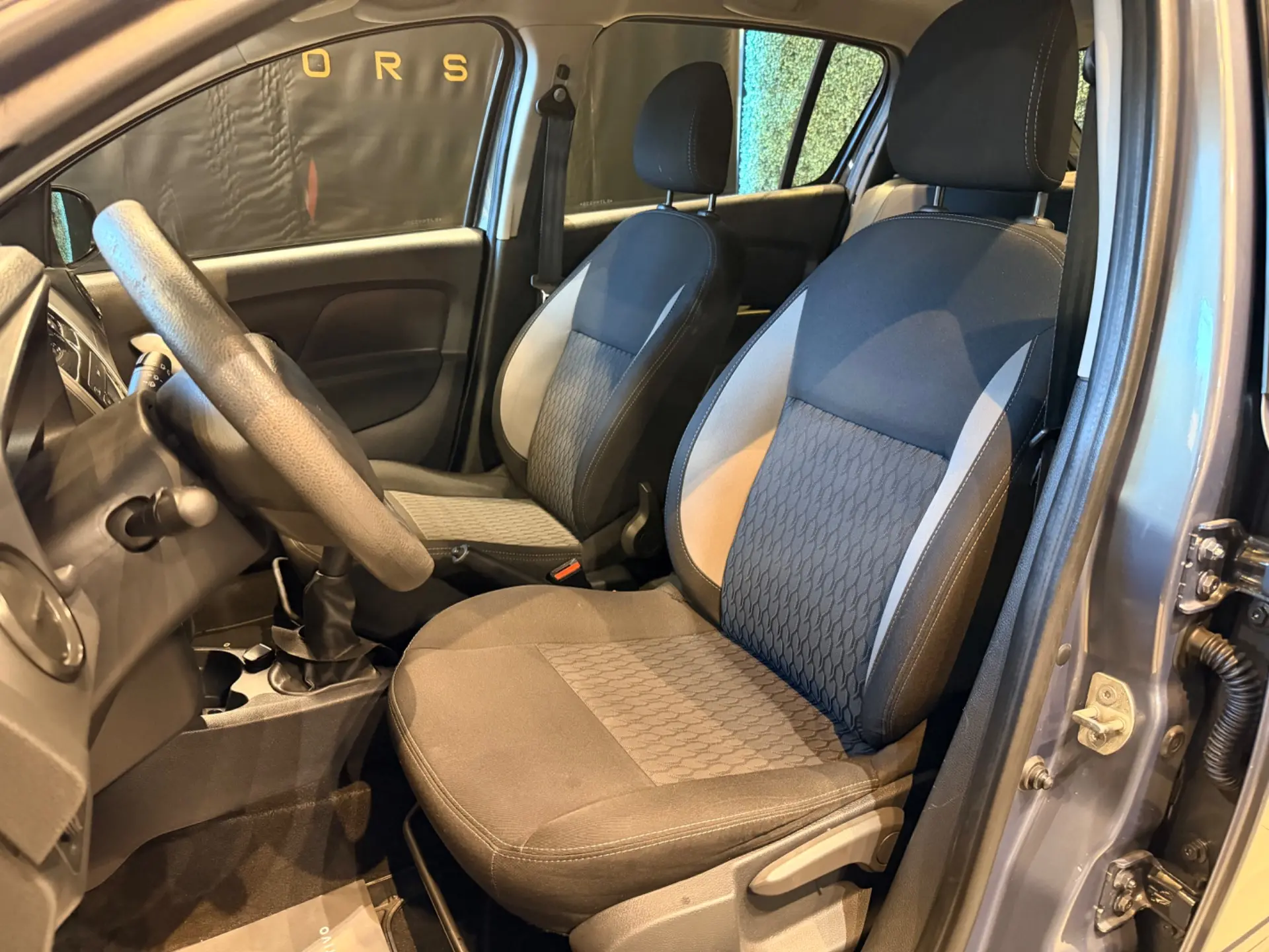 RENAULT Sandero - Foto