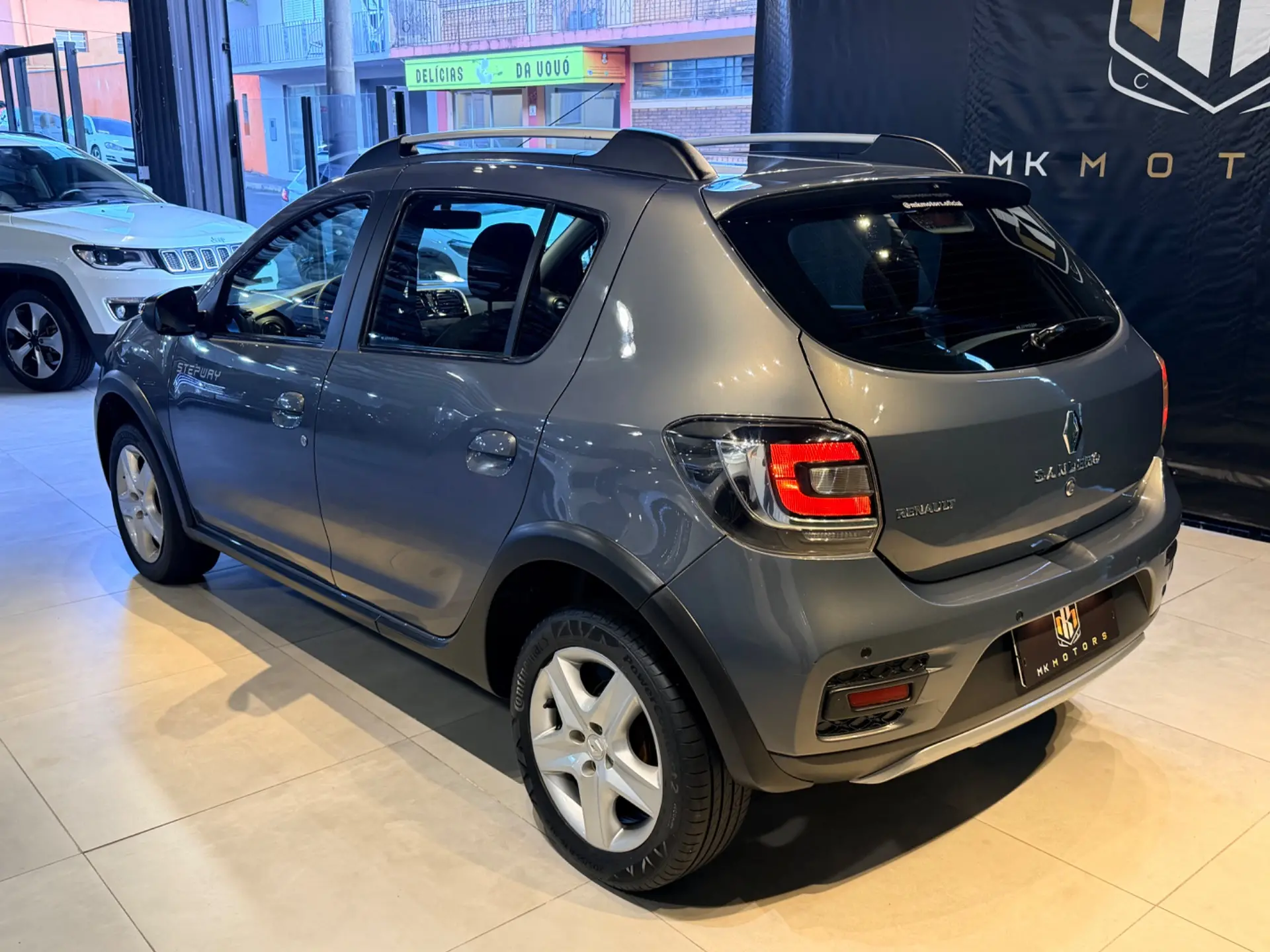 RENAULT Sandero - Foto