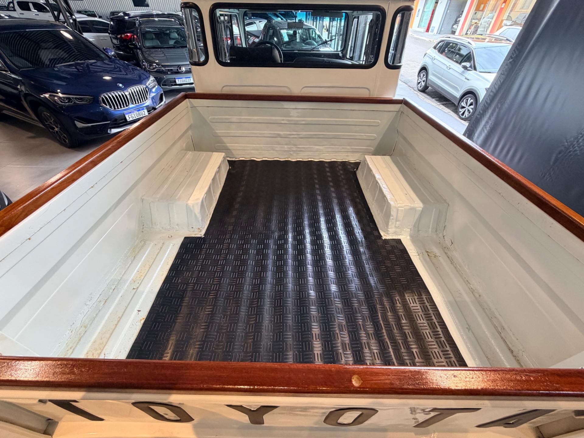 TOYOTA Bandeirante Pick-up - Foto