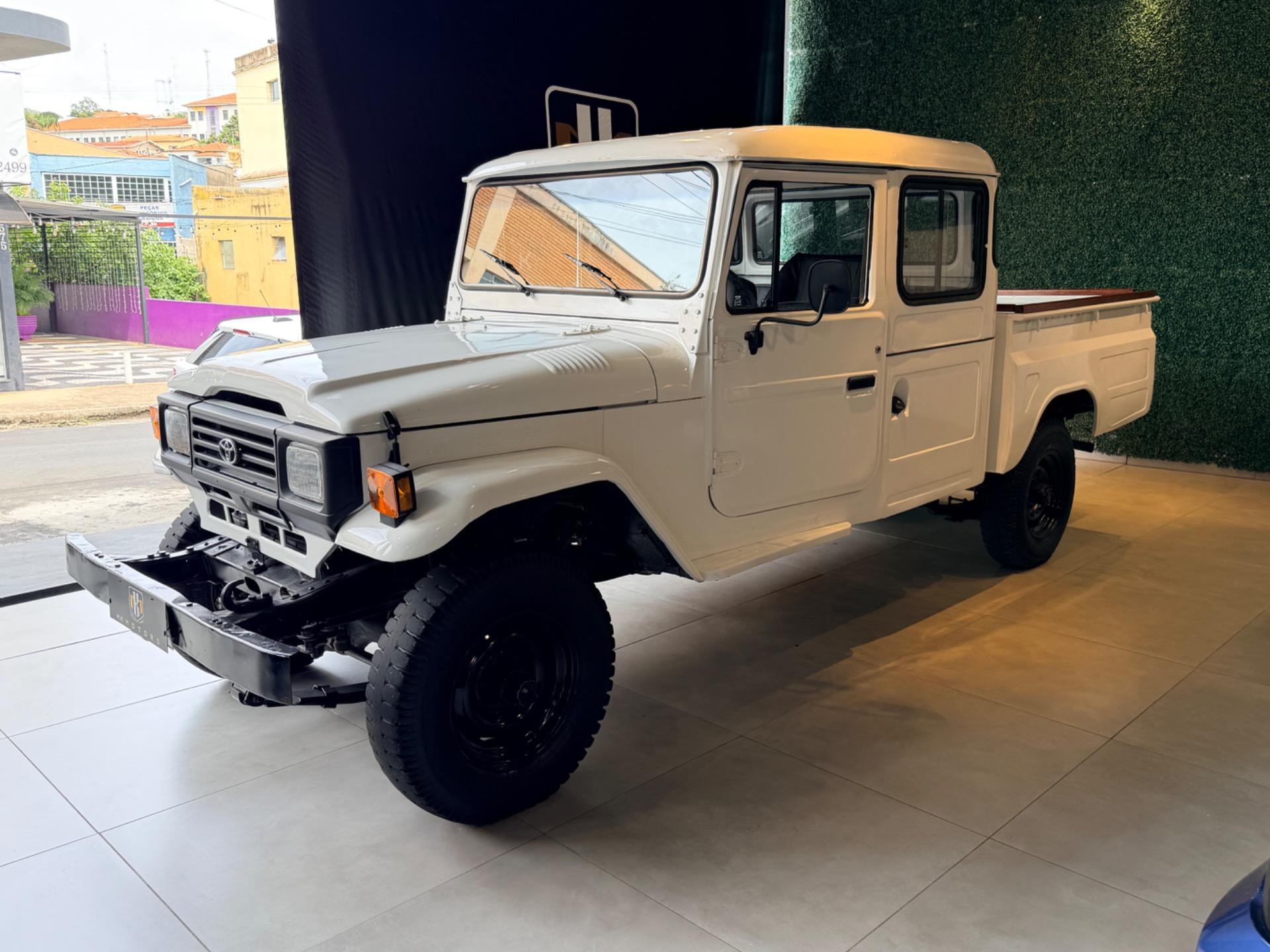 TOYOTA Bandeirante Pick-up - Foto