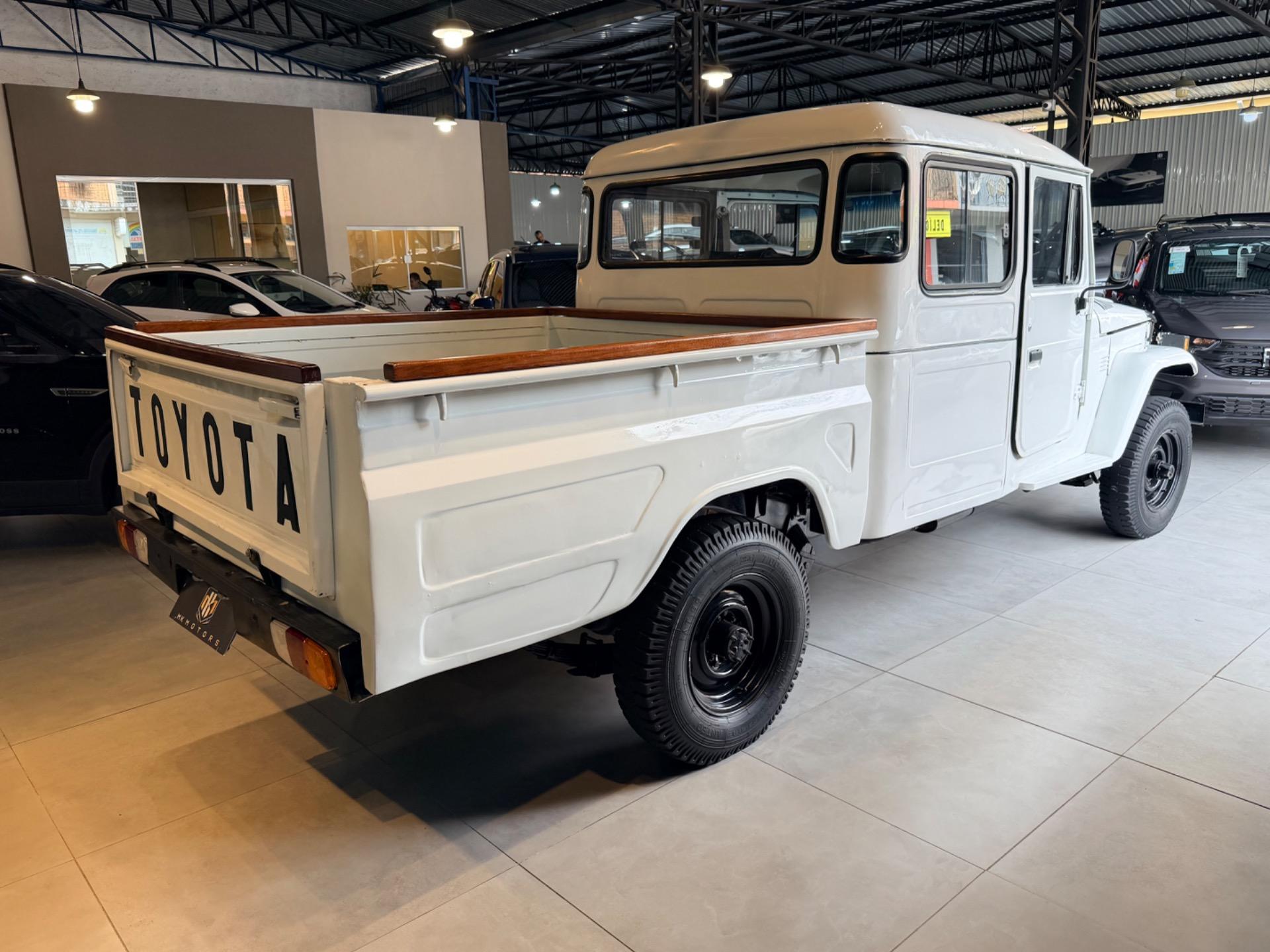 TOYOTA Bandeirante Pick-up - Foto