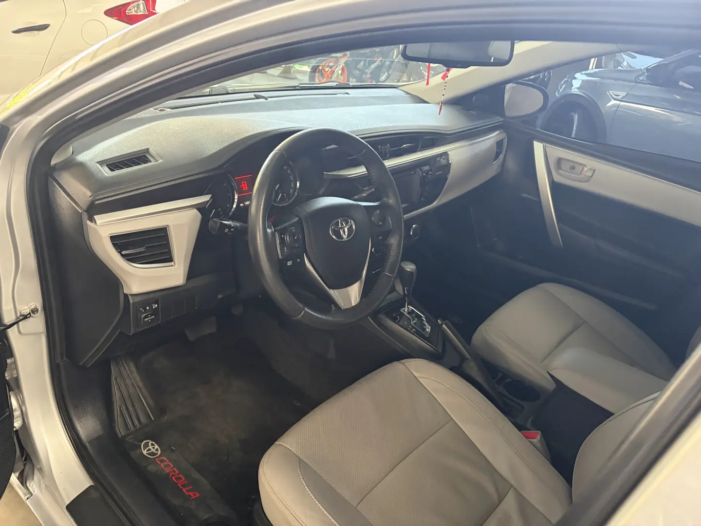 TOYOTA Corolla - Foto