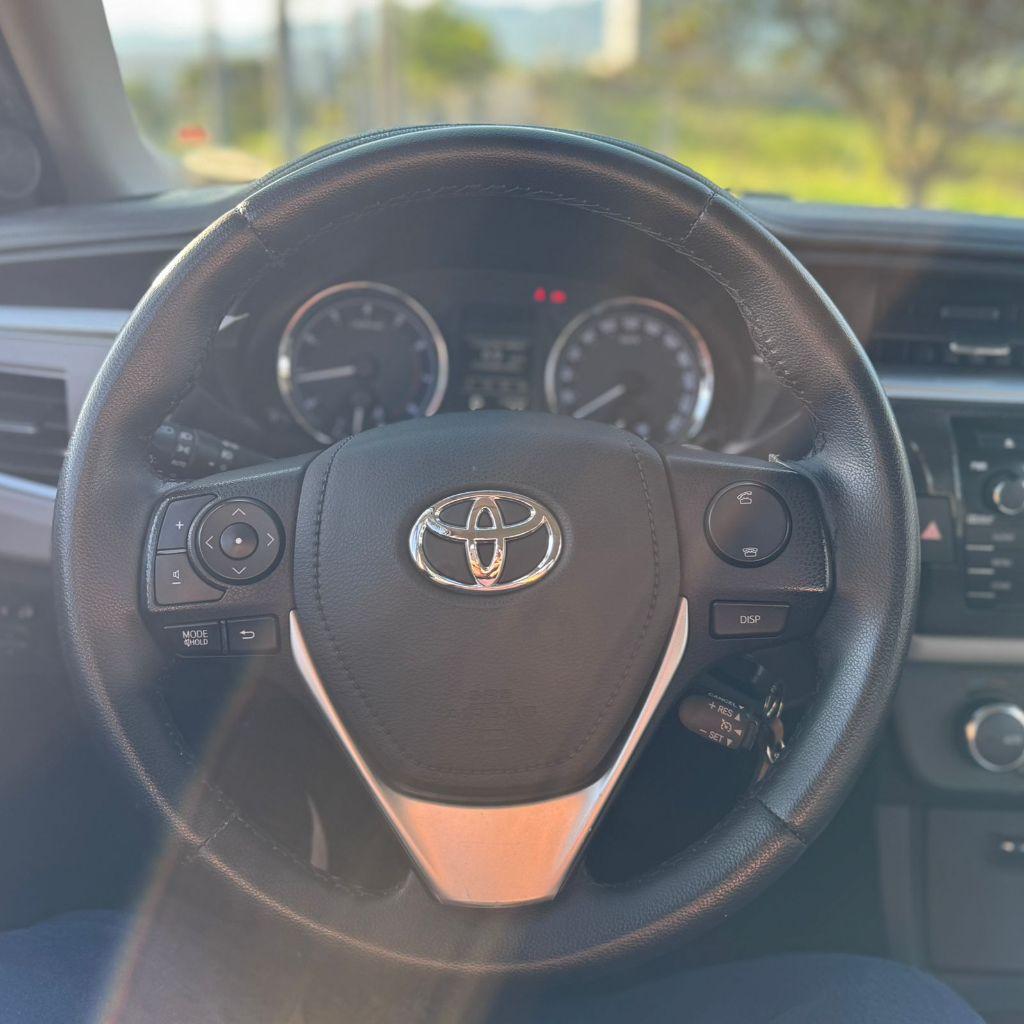 TOYOTA Corolla - Foto