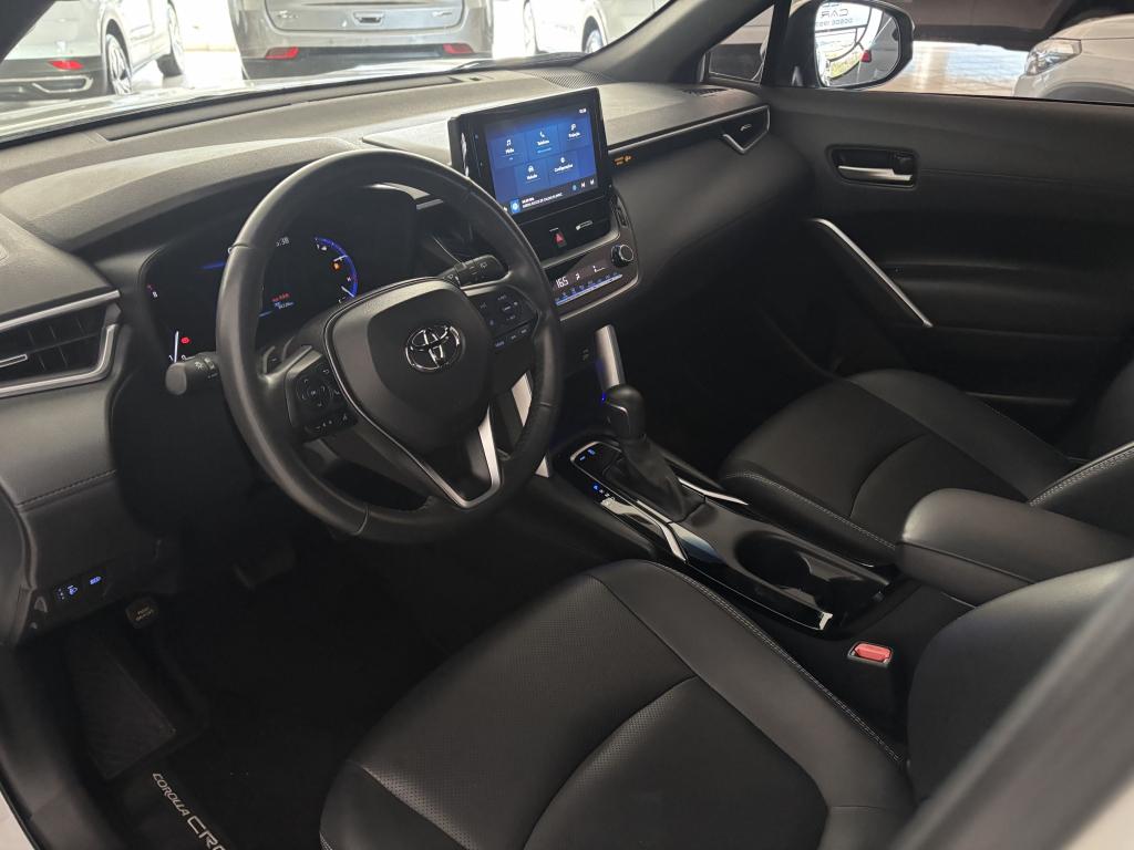 TOYOTA Corolla Cross - Foto