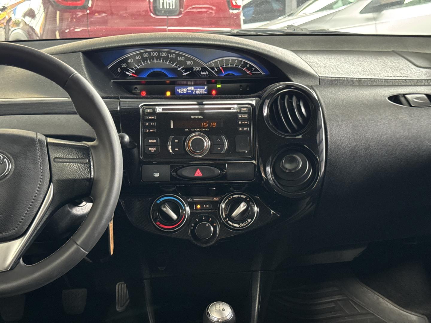 TOYOTA Etios Sedan - Foto