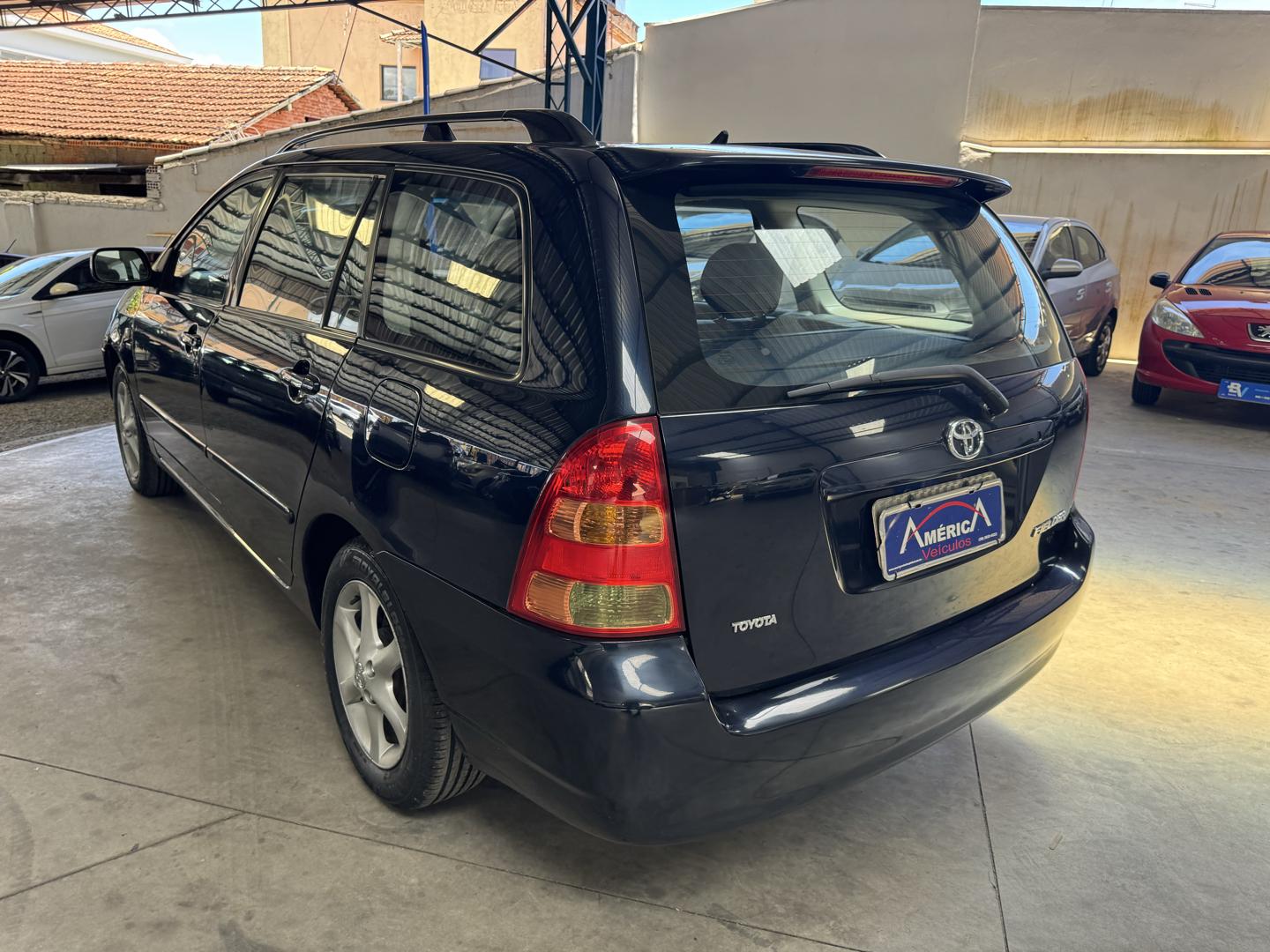 TOYOTA Fielder - Foto