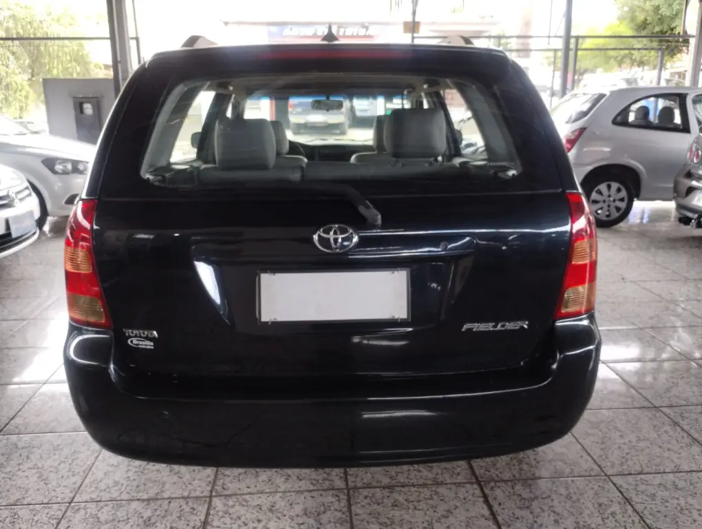TOYOTA Fielder - Foto