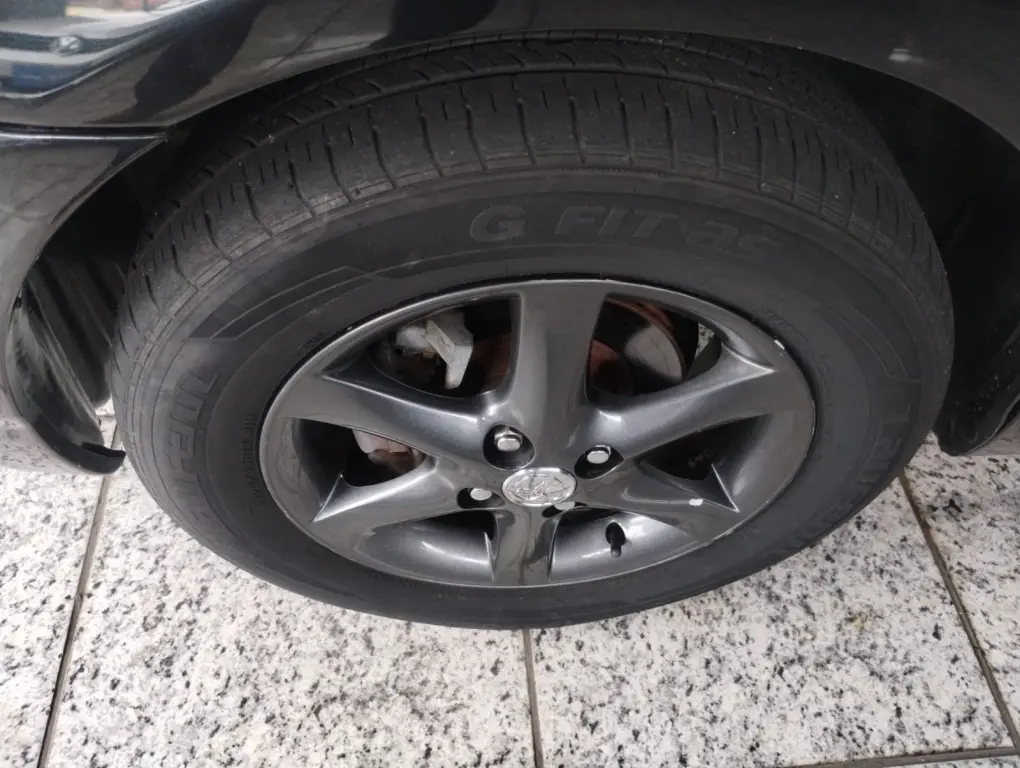 TOYOTA Fielder - Foto