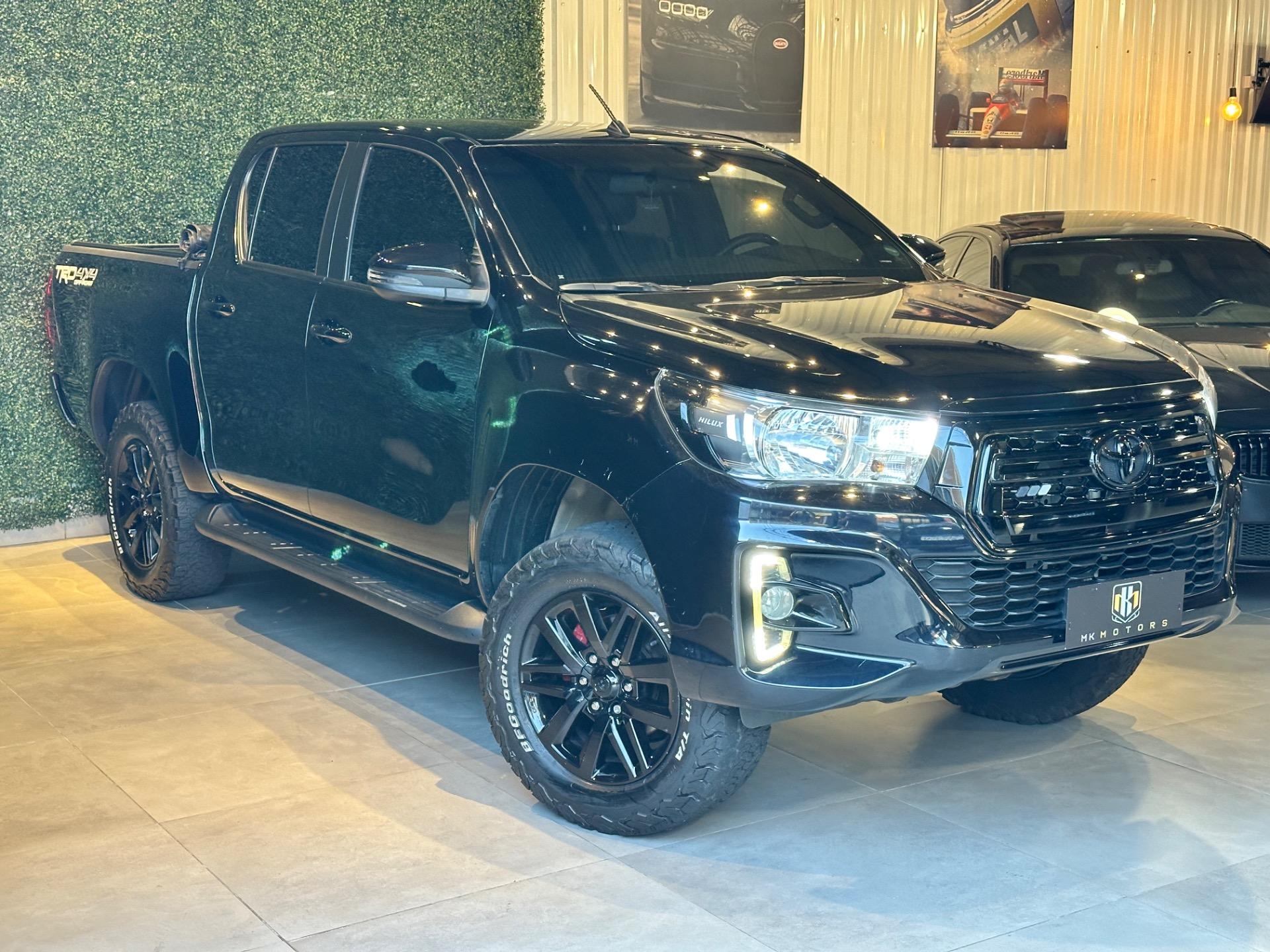 TOYOTA Hilux Caminhonete