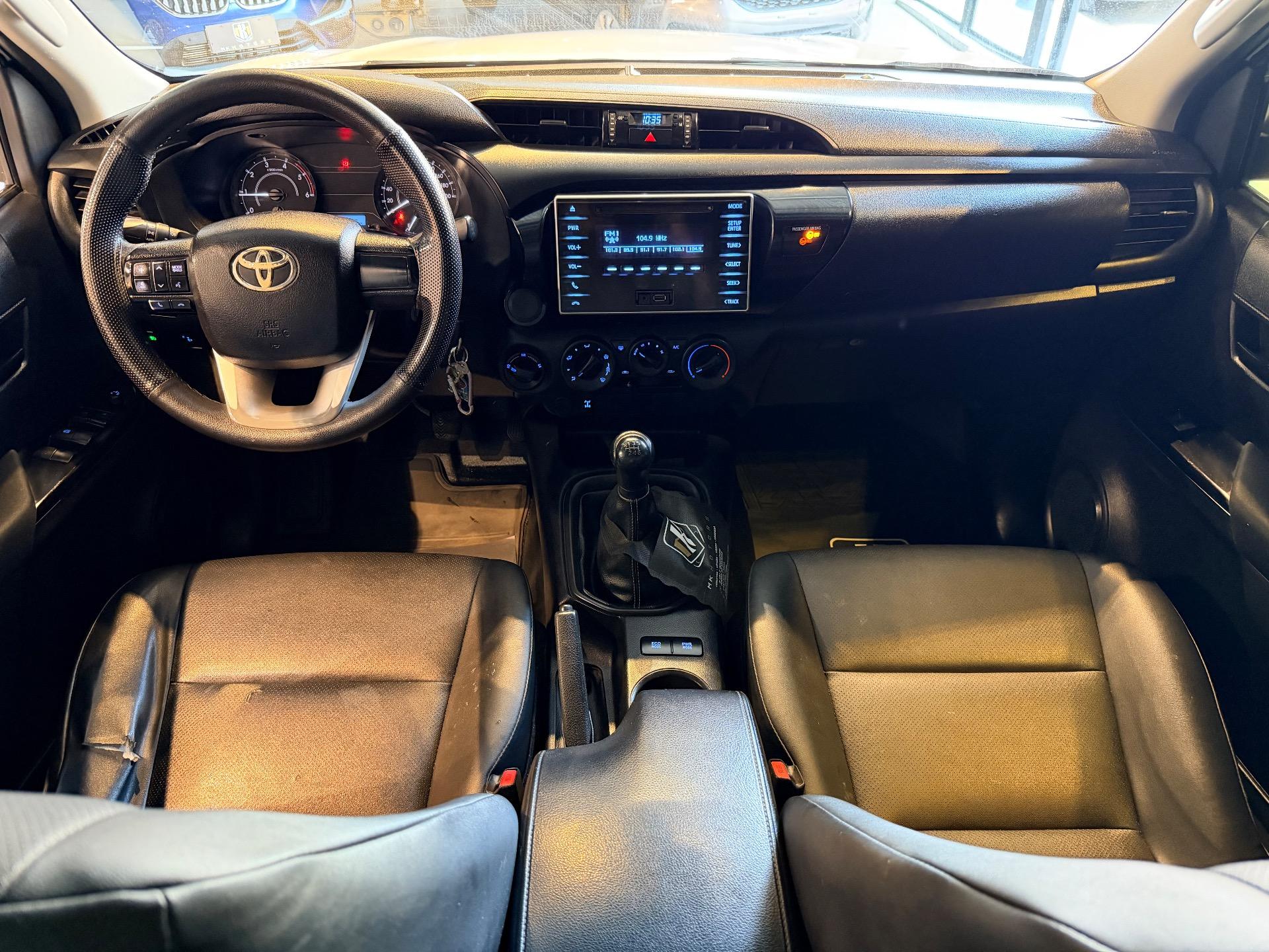 TOYOTA Hilux Caminhonete - Foto