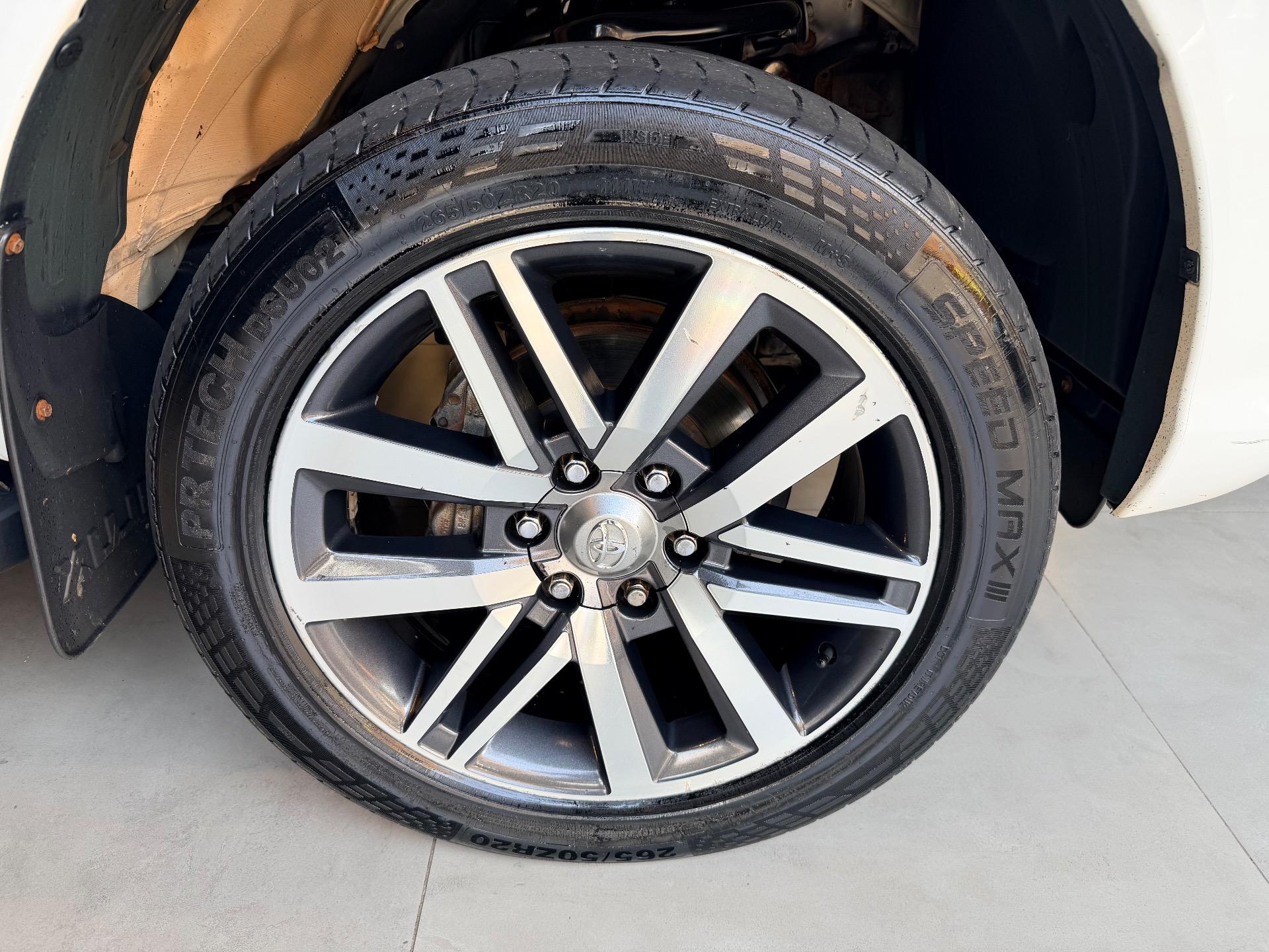 TOYOTA Hilux Caminhonete - Foto