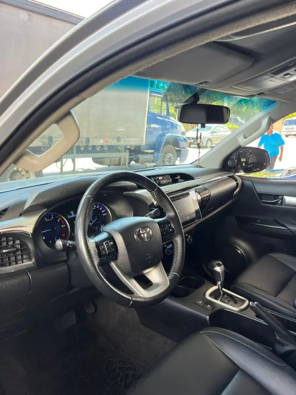 TOYOTA Hilux Caminhonete - Foto