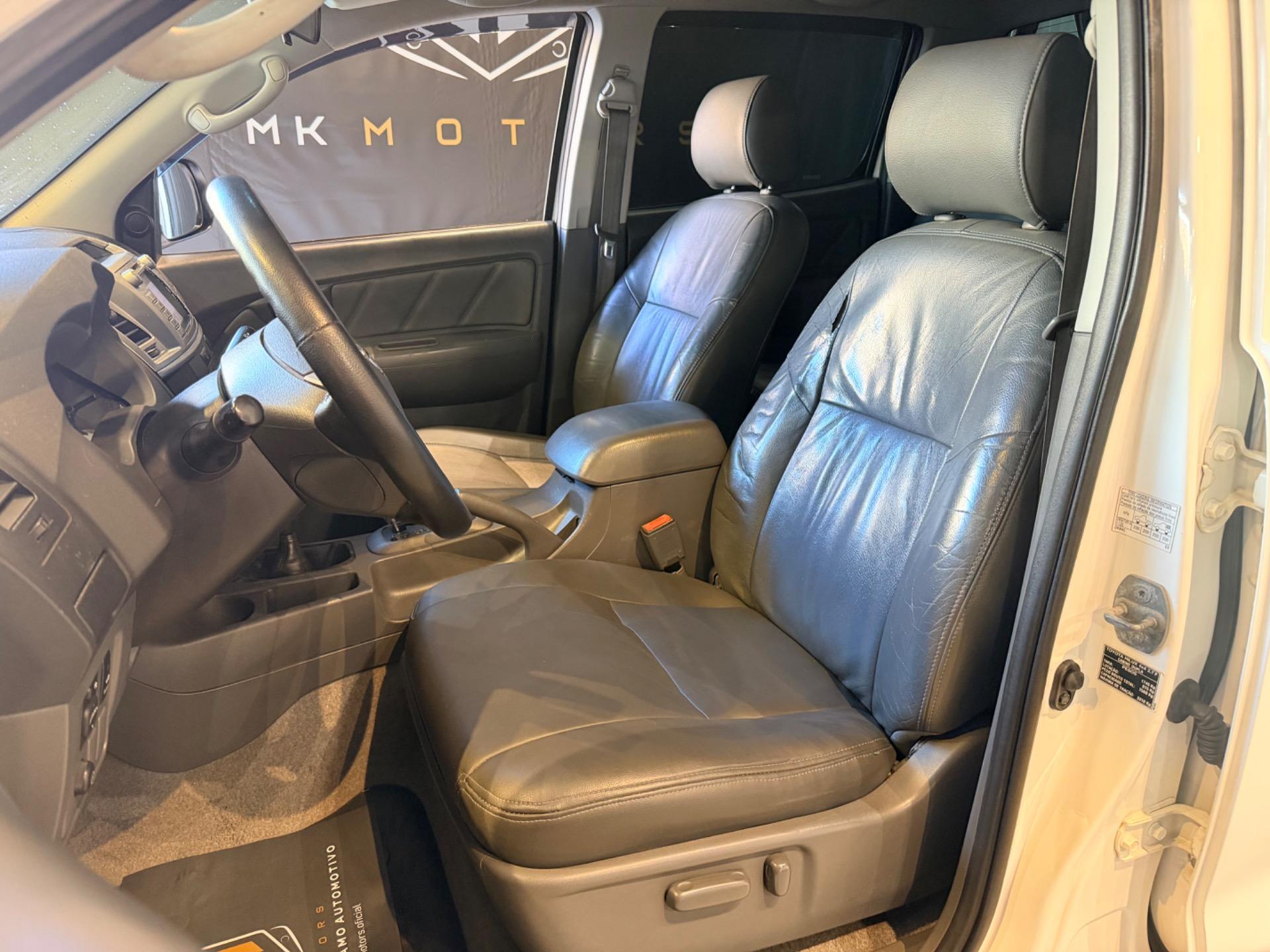 TOYOTA Hilux Caminhonete - Foto