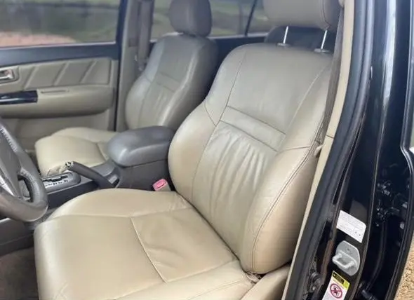 TOYOTA Hilux SW4 - Foto