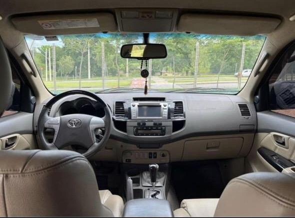 TOYOTA Hilux SW4 - Foto