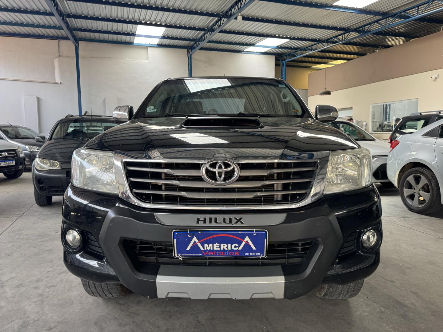 TOYOTA Hilux SW4 - Foto