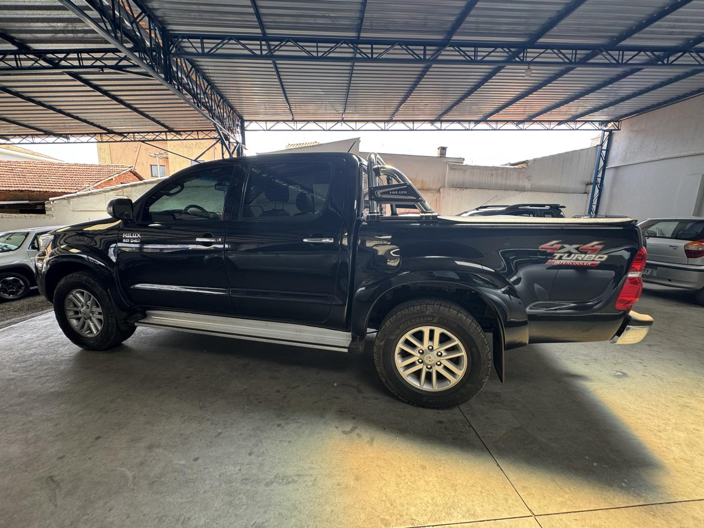 TOYOTA Hilux SW4 - Foto