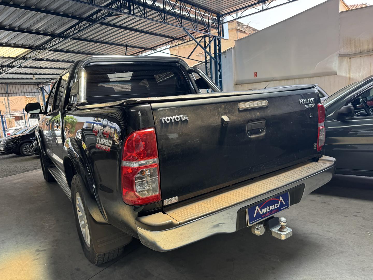 TOYOTA Hilux SW4 - Foto