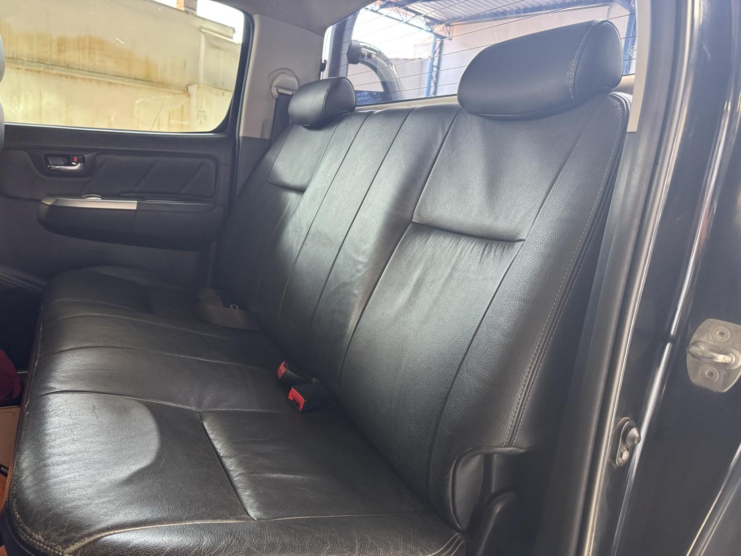 TOYOTA Hilux SW4 - Foto