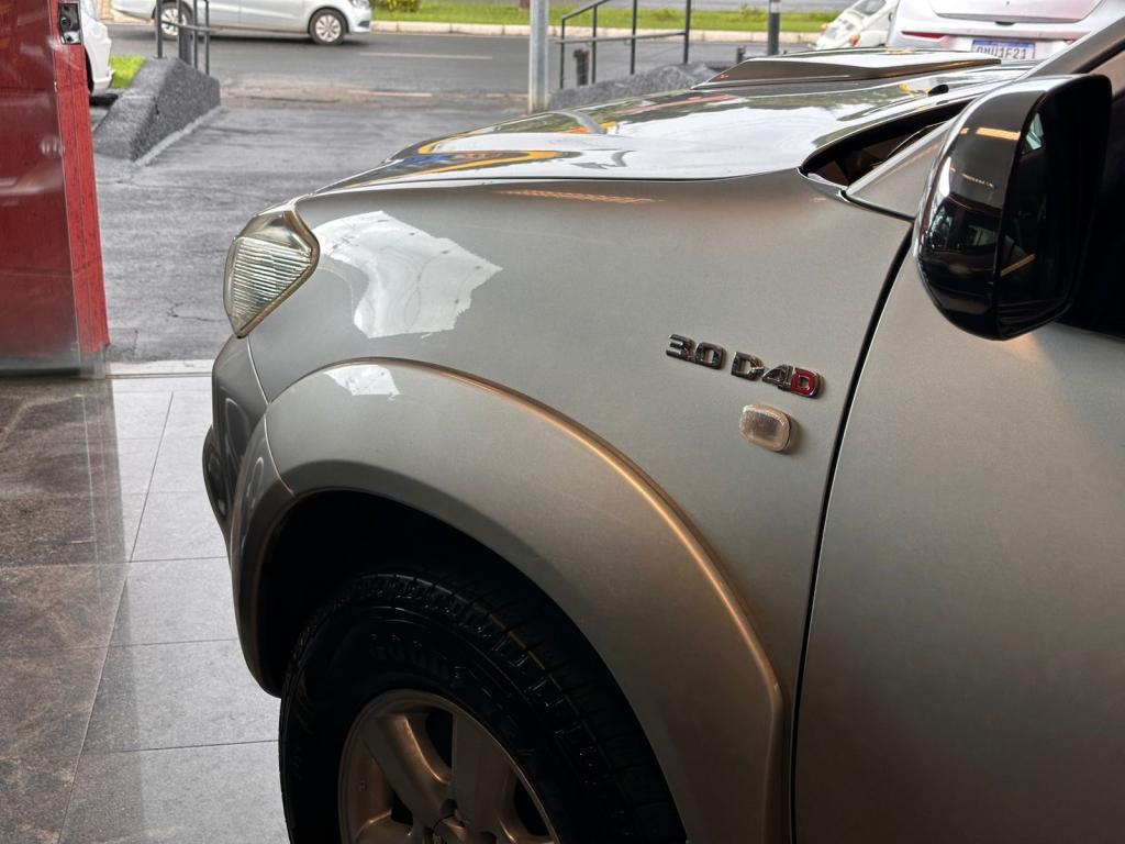 TOYOTA Hilux SW4 - Foto