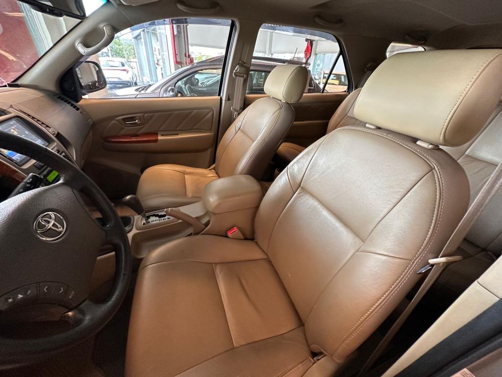 TOYOTA Hilux SW4 - Foto