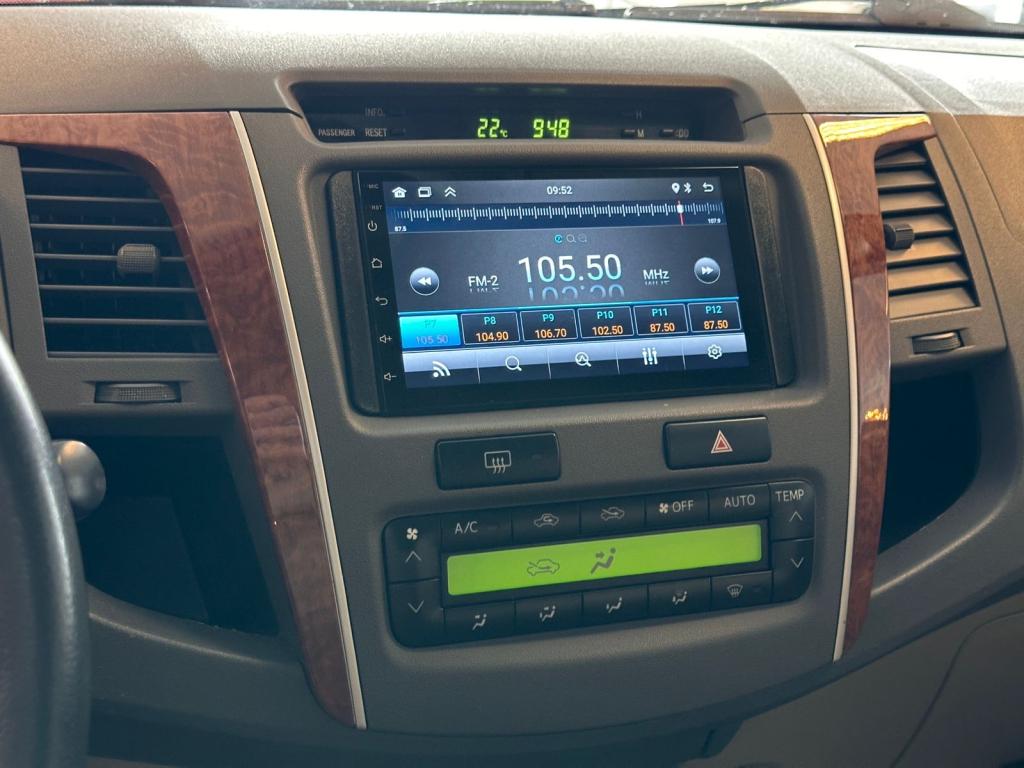 TOYOTA Hilux SW4 - Foto