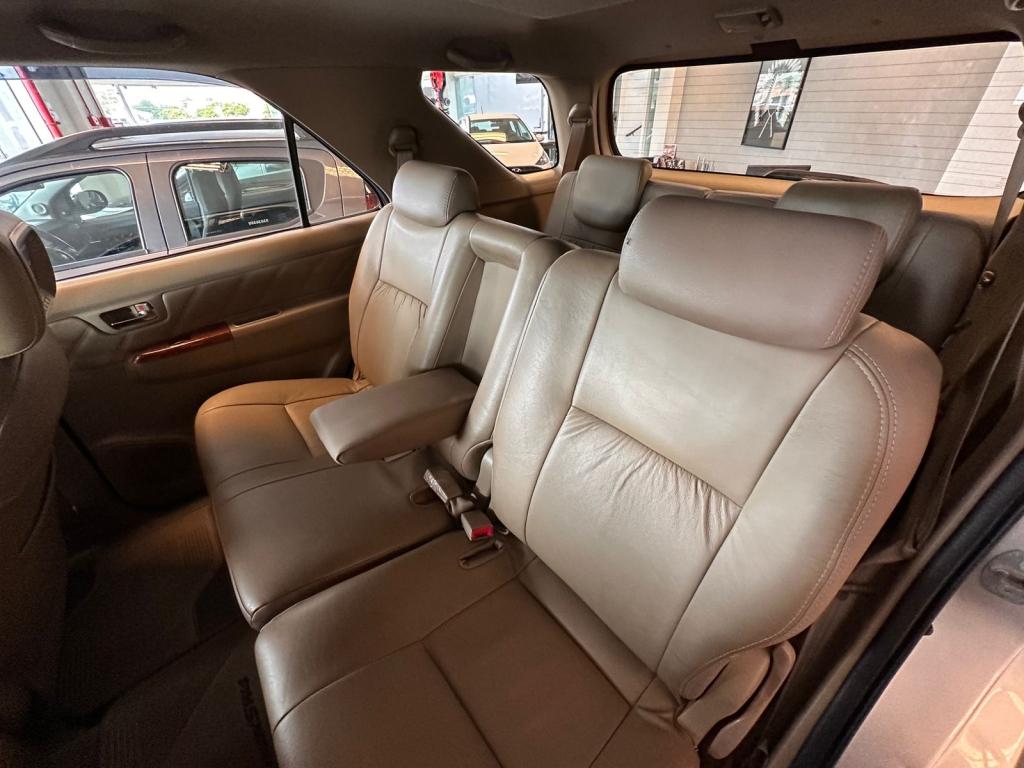 TOYOTA Hilux SW4 - Foto