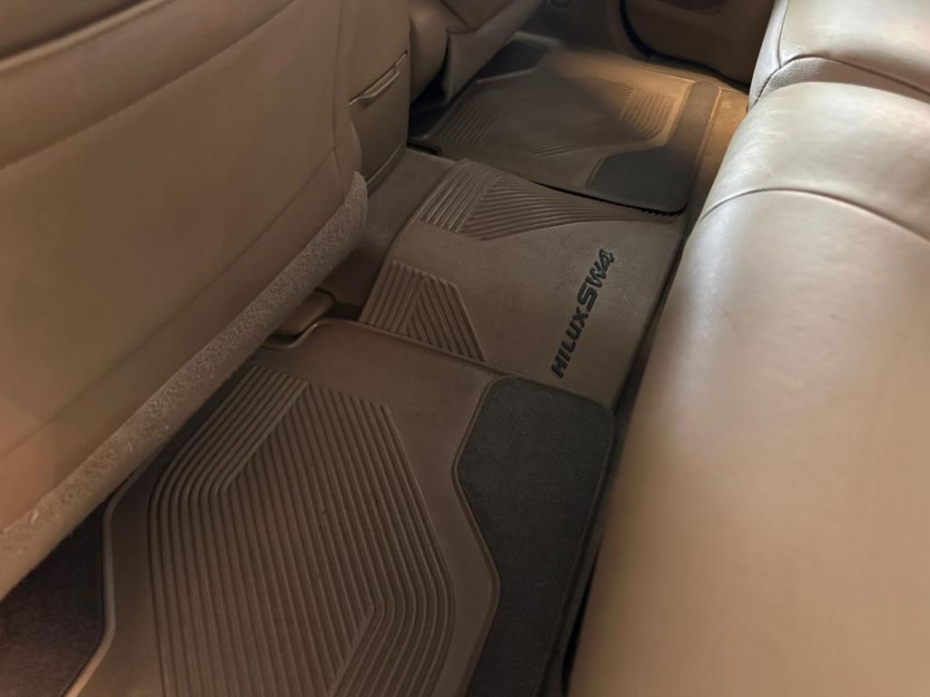 TOYOTA Hilux SW4 - Foto