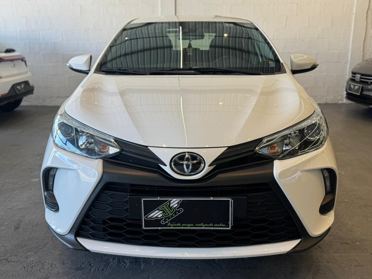 TOYOTA Yaris Sedan - Foto