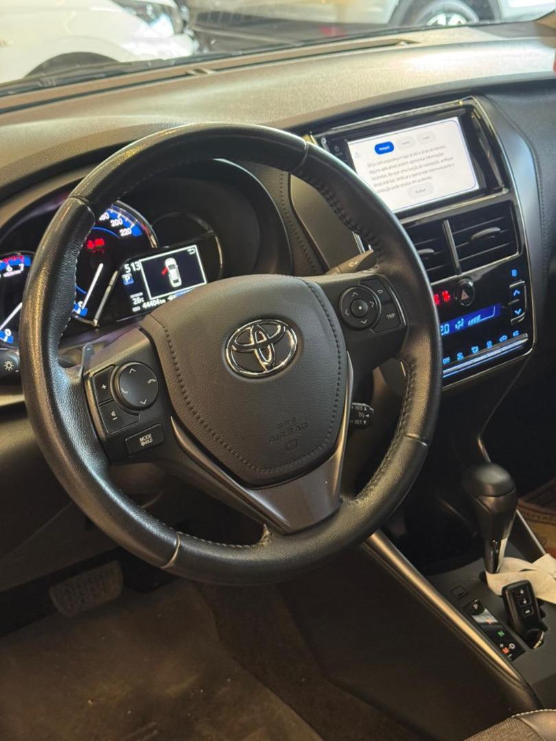 TOYOTA Yaris Sedan - Foto