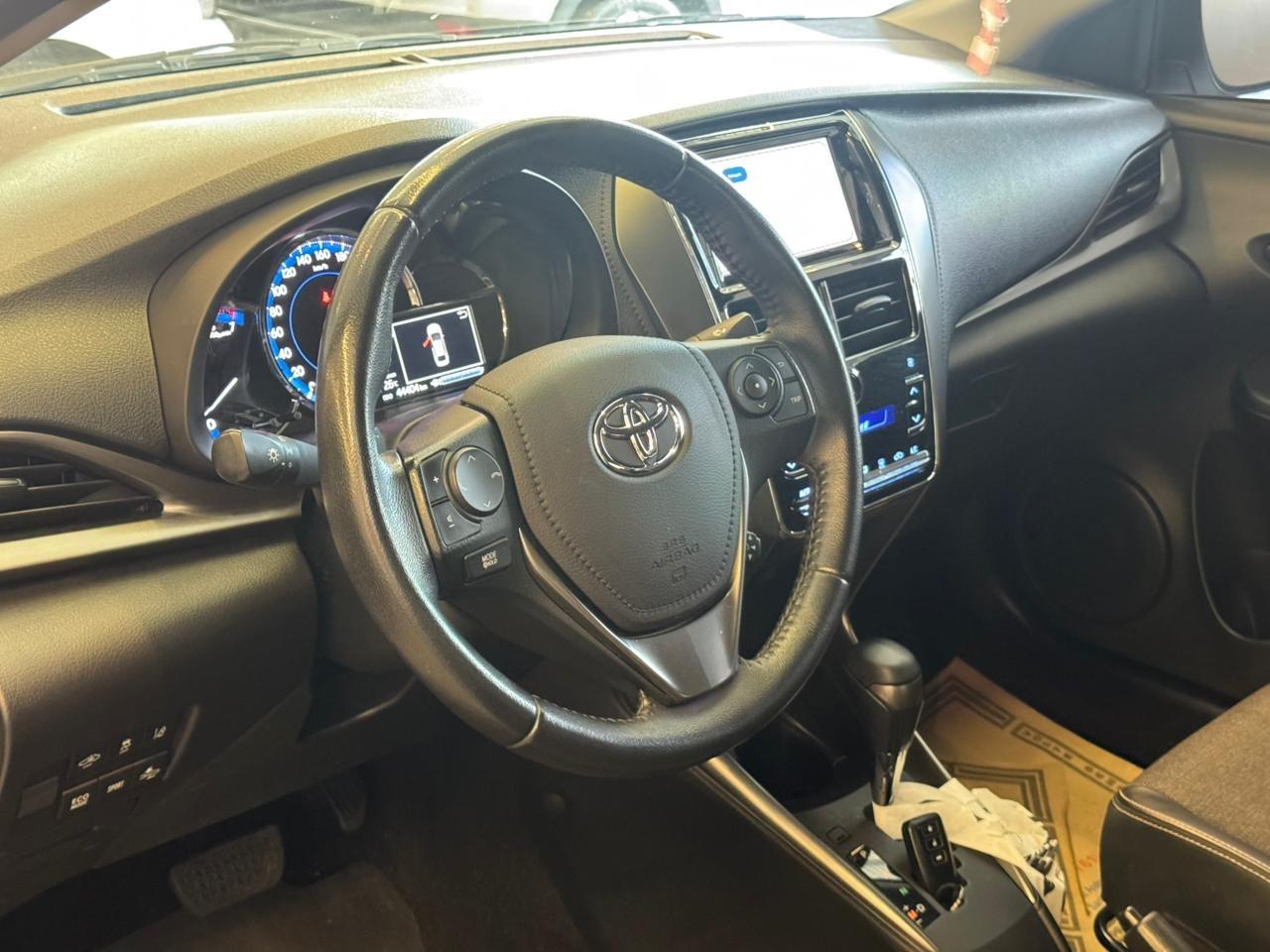 TOYOTA Yaris Sedan - Foto