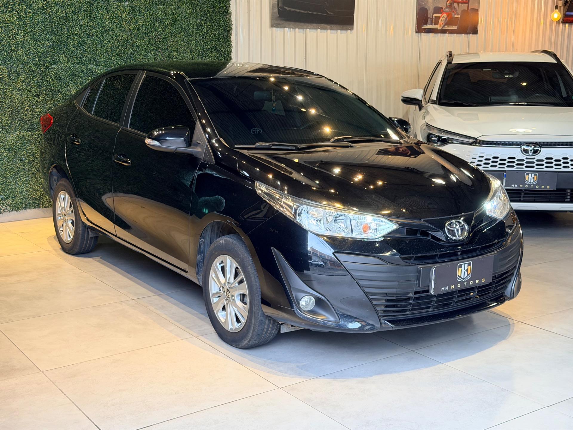 TOYOTA Yaris Sedan - Foto