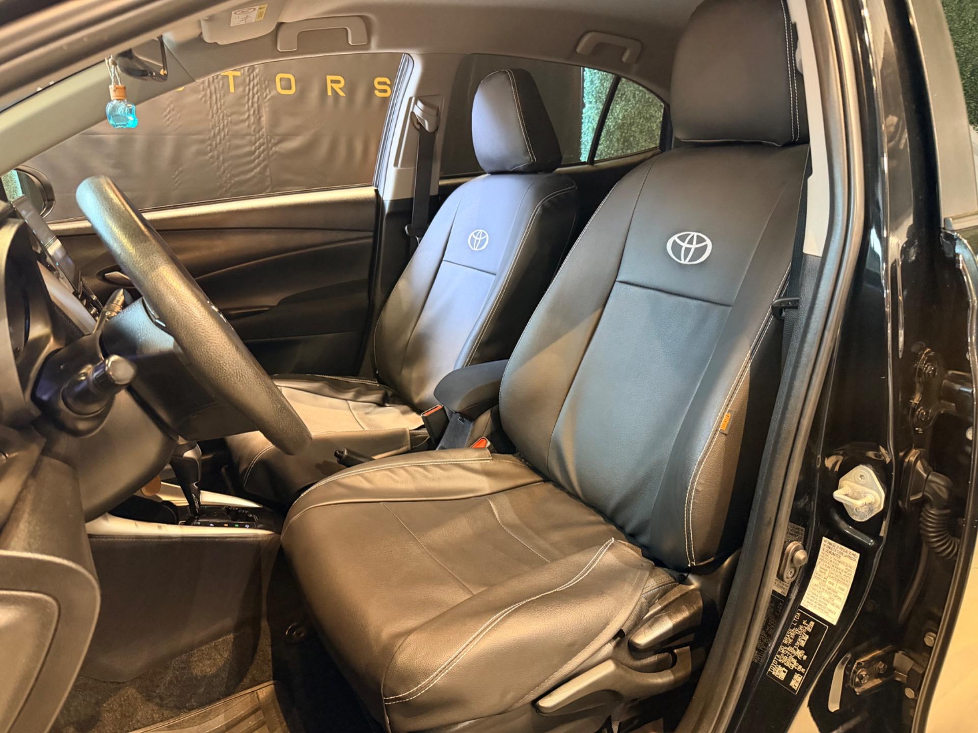 TOYOTA Yaris Sedan - Foto