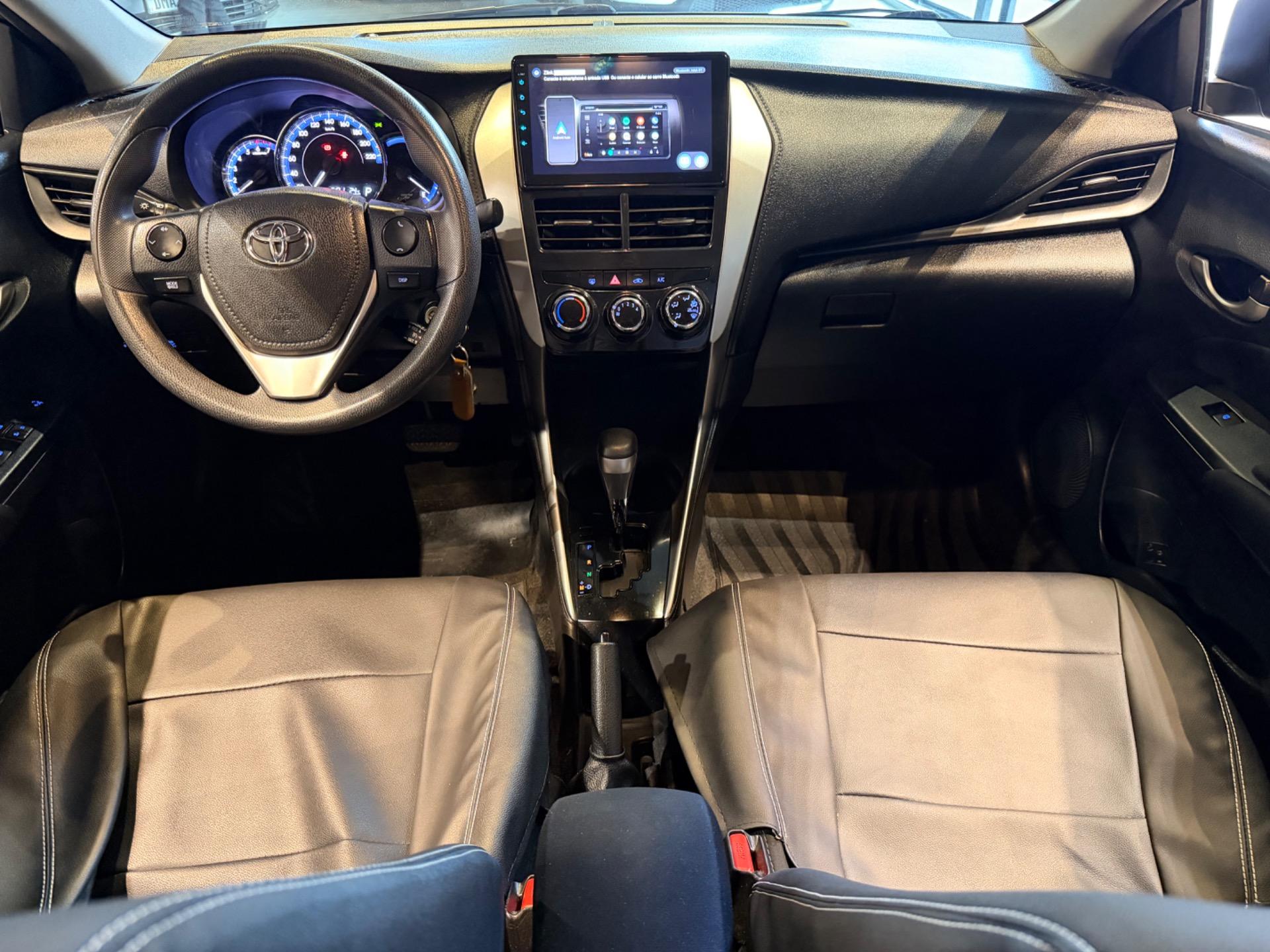 TOYOTA Yaris Sedan - Foto