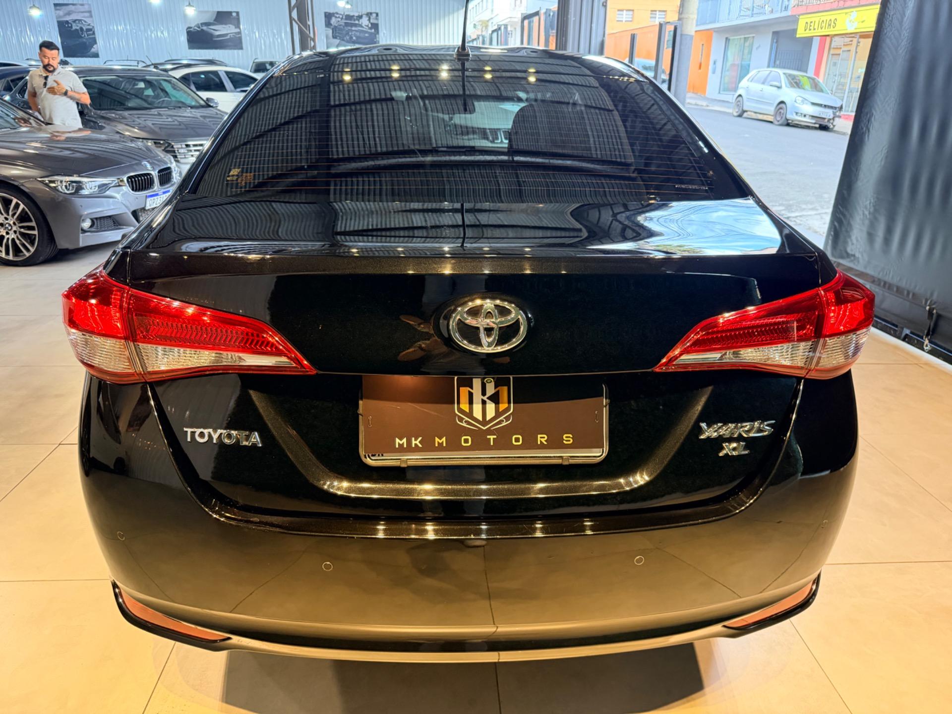 TOYOTA Yaris Sedan - Foto