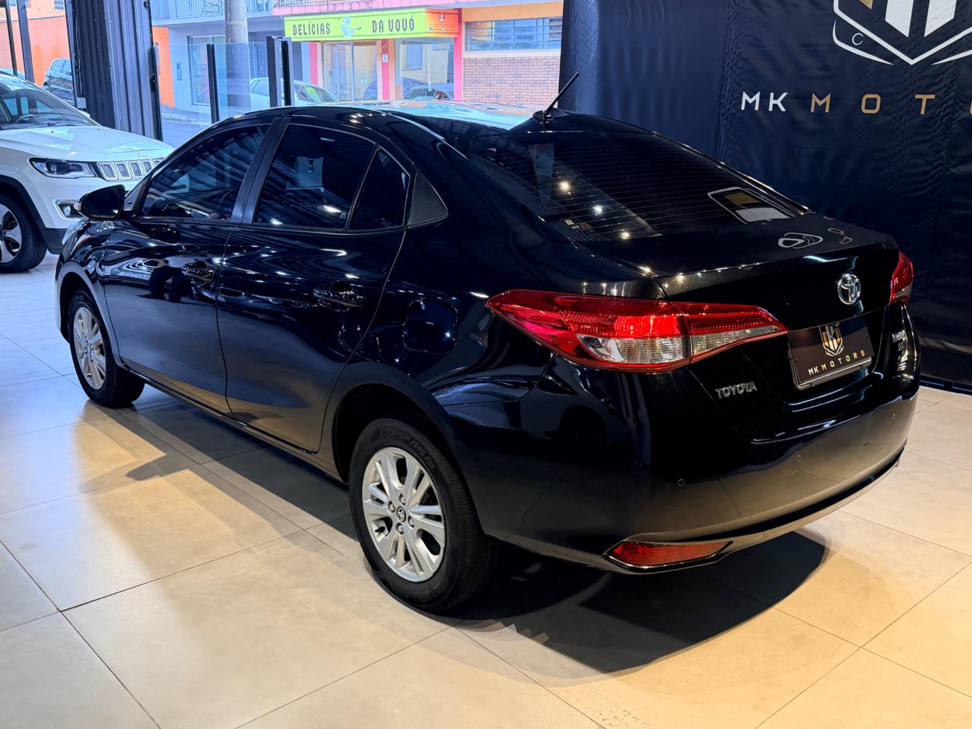 TOYOTA Yaris Sedan - Foto