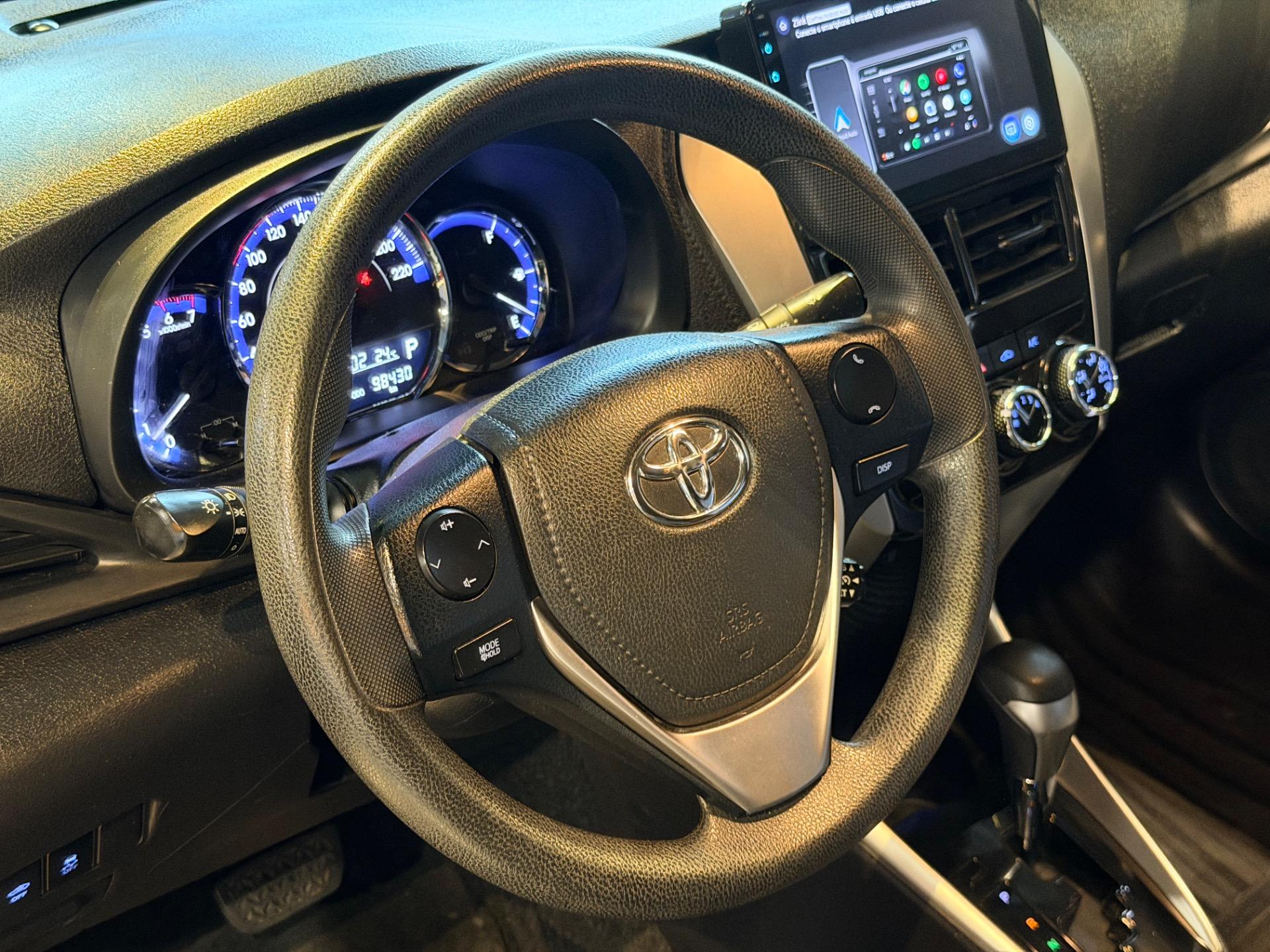 TOYOTA Yaris Sedan - Foto
