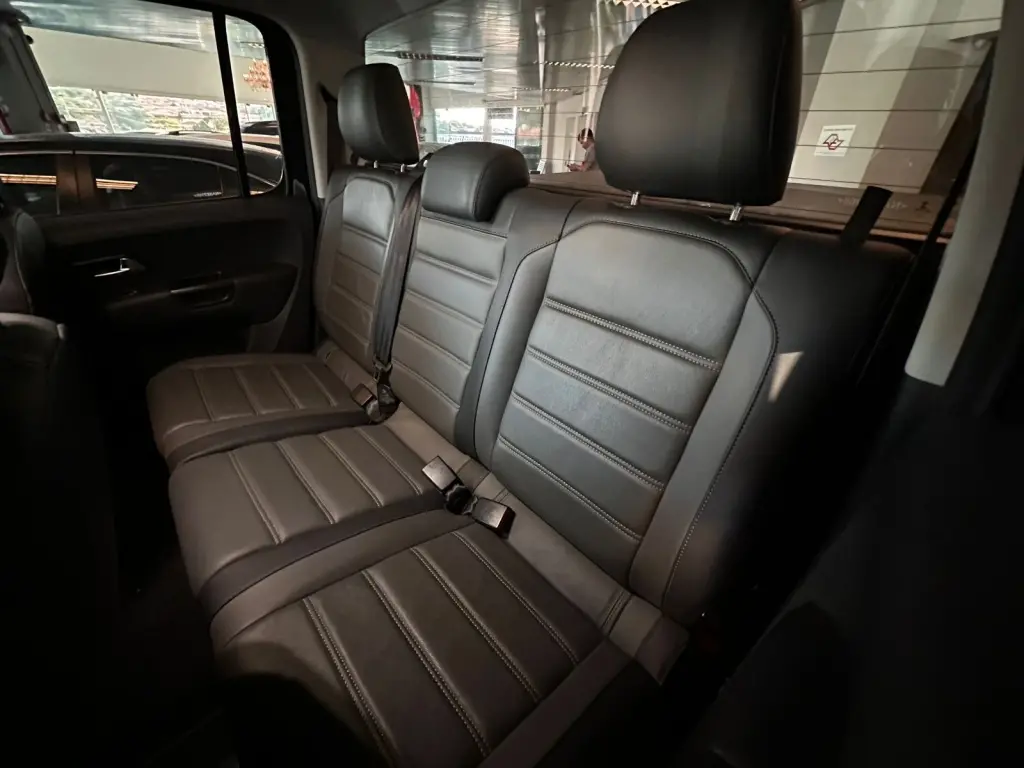 VOLKSWAGEN Amarok - Foto