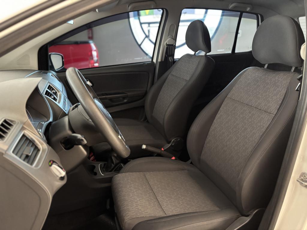 VOLKSWAGEN Fox - Foto