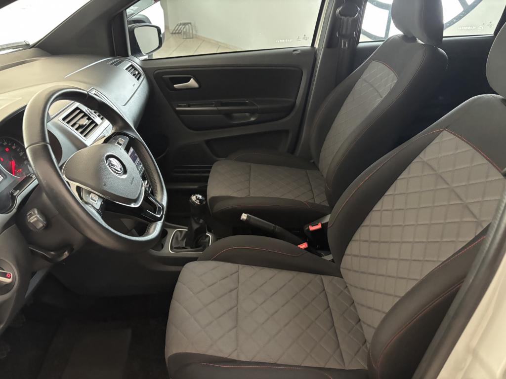 VOLKSWAGEN Fox - Foto