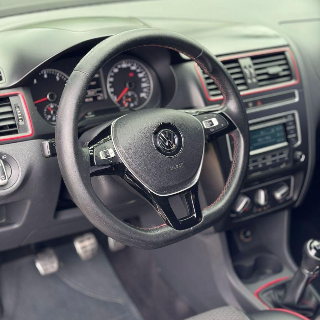 VOLKSWAGEN Fox - Foto