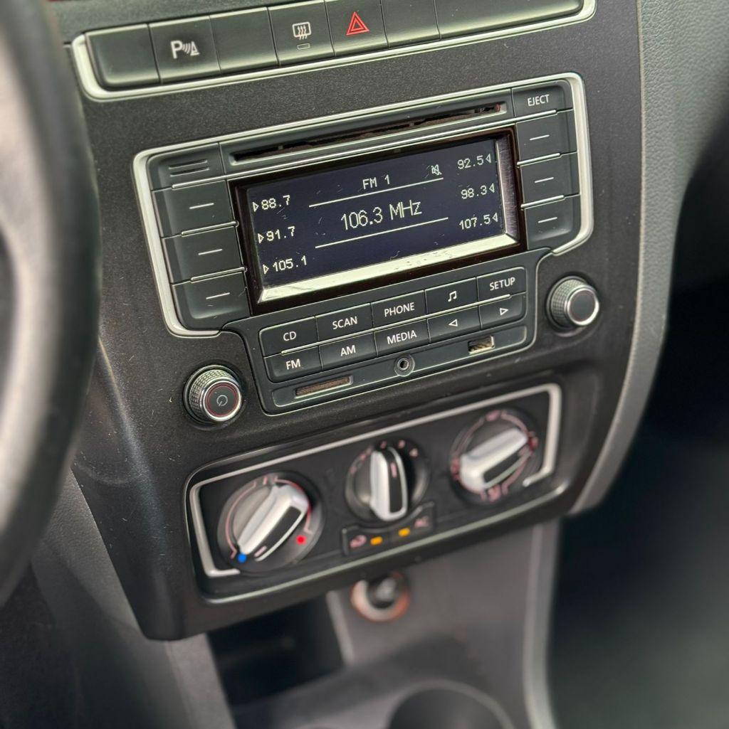 VOLKSWAGEN Fox - Foto